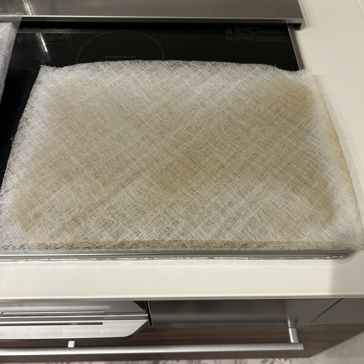 3ヶ月使用したスターフィルター。中央が油でうっすら茶色になっている